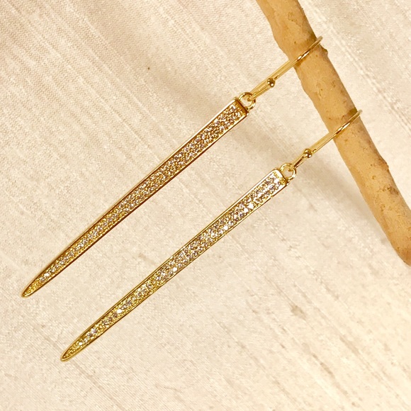 ✨Gold Sparkling Spike Earrings✨ - Picture 5 of 6